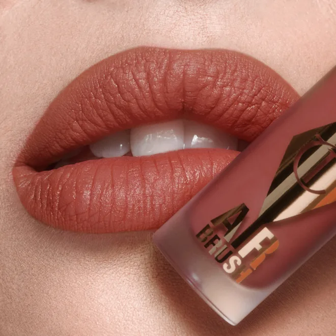 Charlotte Tilbury Airbrush Flawless Lip Blurr