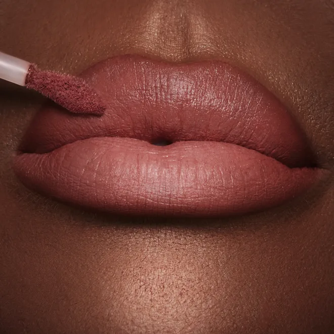 Charlotte Tilbury Airbrush Flawless Lip Blurr