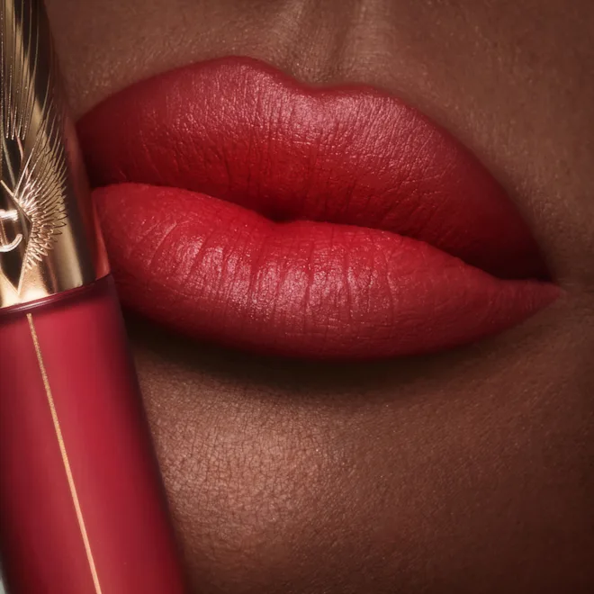 Charlotte Tilbury Airbrush Flawless Lip Blurr